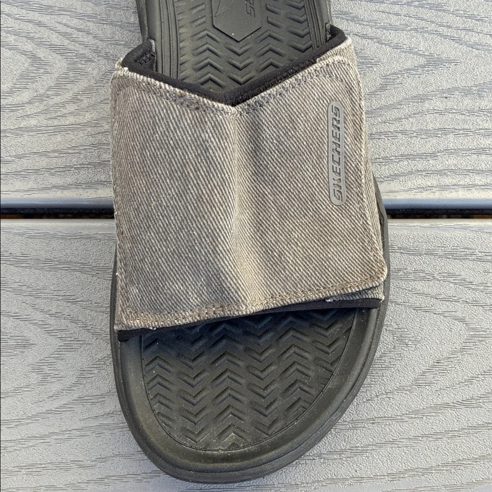 Skechers Men’s Arch Fit Motley Revelo Sandal Black & Gray Size 11